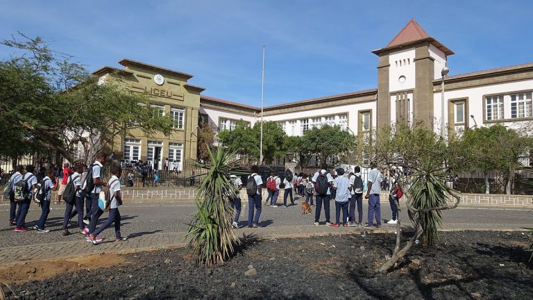 PN detém três suspeitos de tentativa de assalto a estudantes do Liceu Domingos Ramos