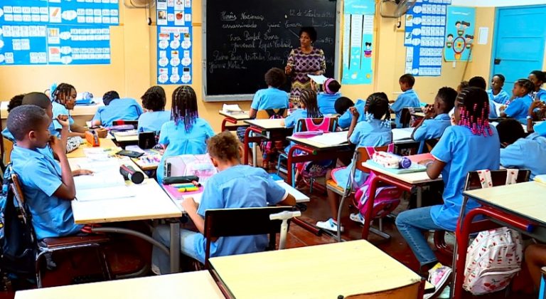 58 professores com licenciatura obtida em 2025 transitam para o PCFR