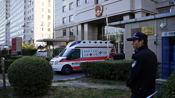 Queda de viaduto causa três mortos na China
