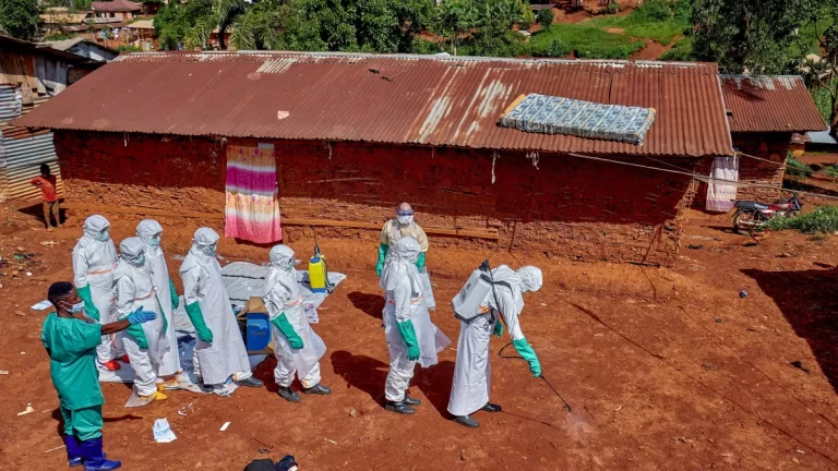 Surto de Ebola na RD Congo já supera 5.500 casos e provoca alerta internacional