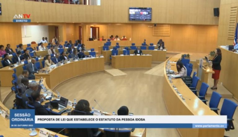 Proposta de Lei que estabelece Estatuto da Pessoa Idosa aprovada no Parlamento 