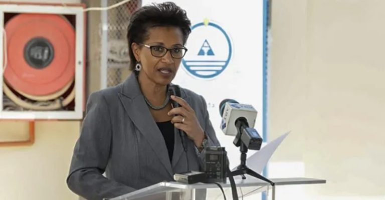 Ministra da Justiça destaca importância da formação profissional nas prisões