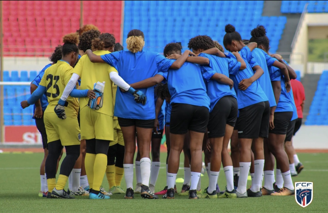 JORNAL DE DESPORTO: FUTEBOL FEMININO»» Racing Power está em primeiro lugar