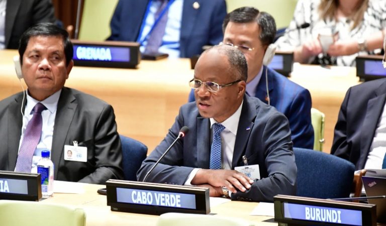 PM defende que transformação da dívida em financiamento climático pode ser replicado noutros países