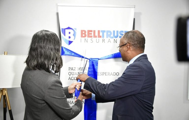 Primeiro-Ministro participa na abertura do novo escritório da Bell Trust Insurance em Brockton