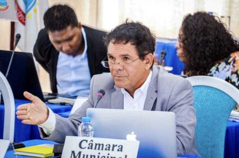 Presidente Júlio Lopes destaca investimentos em várias áreas na Ilha do Sal