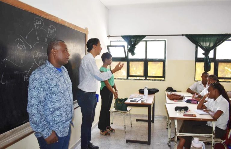 Alunos do liceu da Várzea “foram calorosamente recebidos” na Escola Técnica