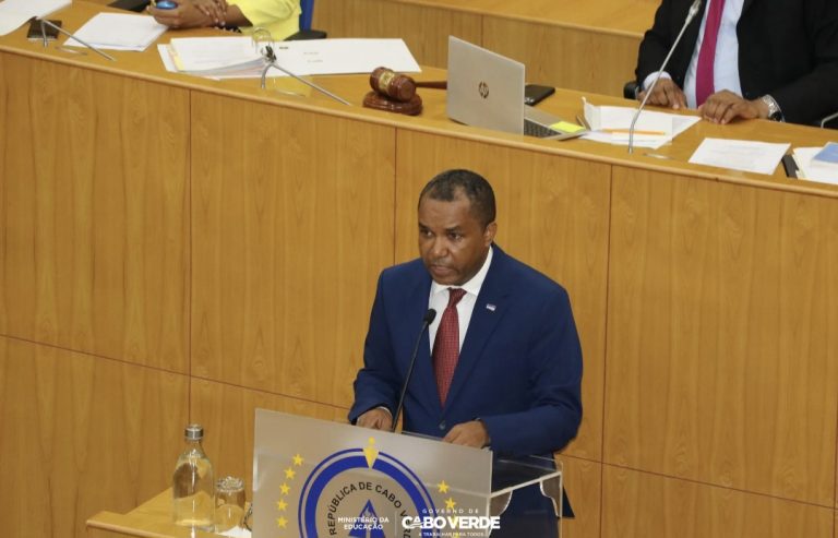 Ministro da Educação mostra importância da educação no desenvolvimento do País 