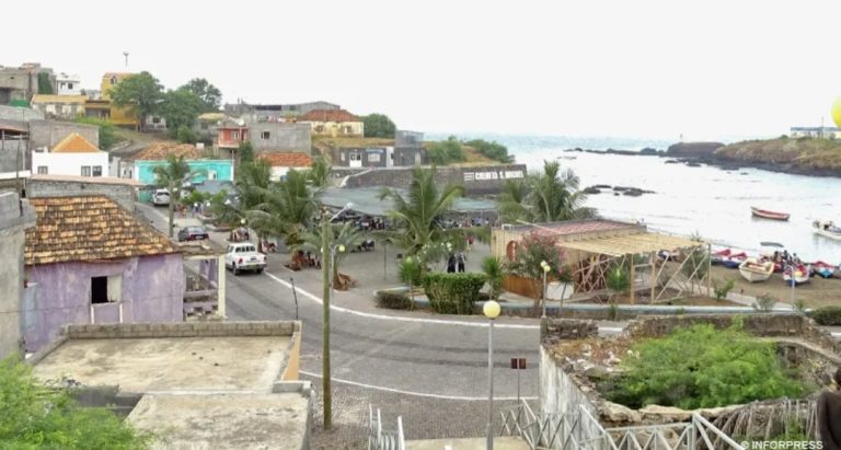 Câmara Municipal de São Miguel inaugura estrada de acesso e parque infantil na Achada Espinho Branco