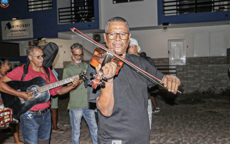 Câmara Municipal do Sal celebra Dia Nacional da Cultura e das Comunidades com “Noite de Serenata” 