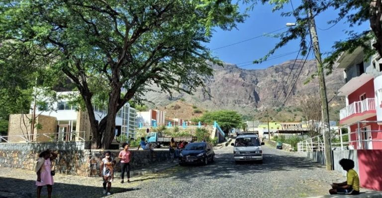 Professor ferido com gravidade num acidente de viação em Santo Antão