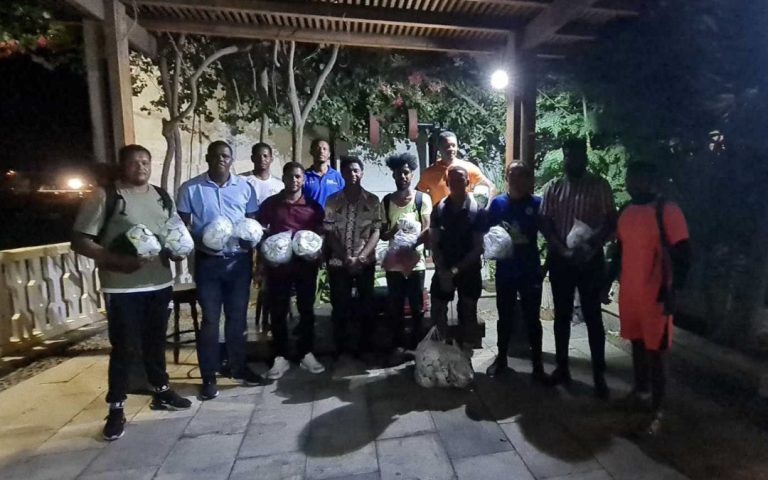 Cabo-verdiano em Holanda oferece mais de 20 bolas de futebol à Ilha de São Nicolau