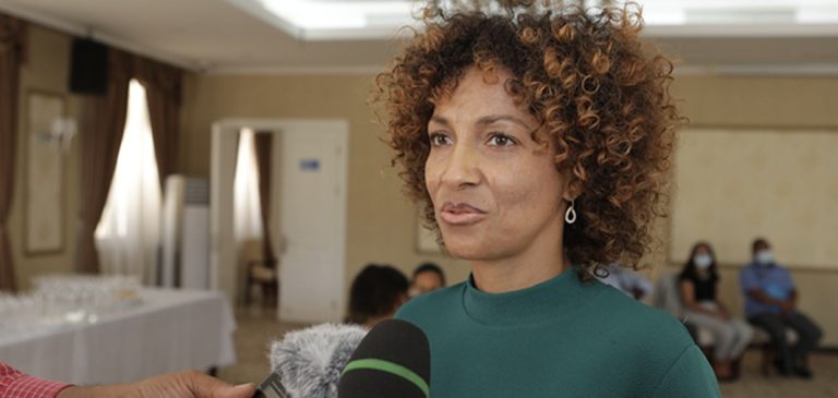 Débora Katisa recebeu líquido, mais de 3 milhões e meio de Escudos do cofre do Estado, só em 2023