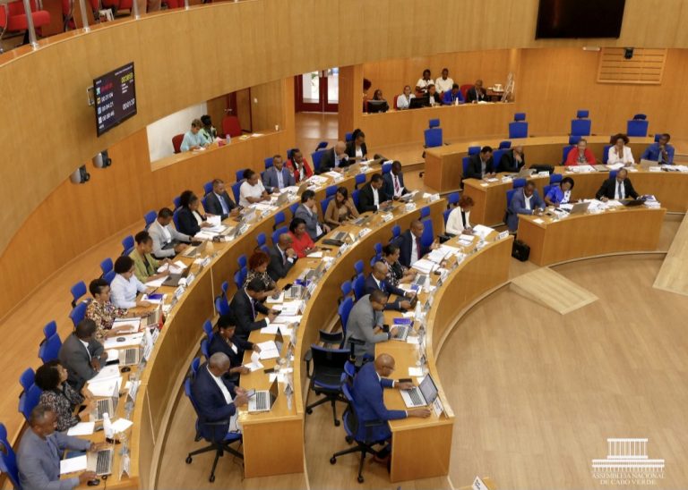 Parlamento aprova alteração à lei de nacionalidade por unanimidade
