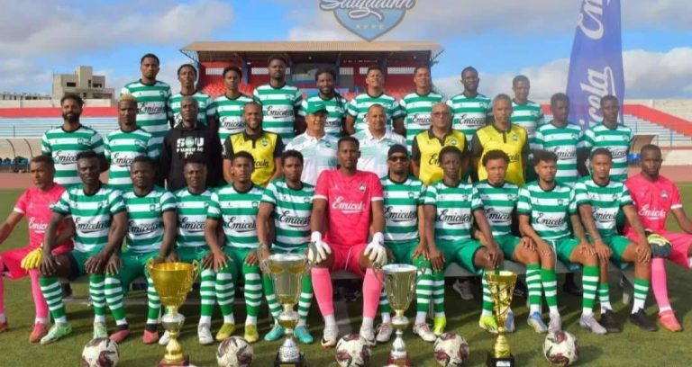 Futebol/Sal. Palmeira goleia Académico e isola-se na liderança do regional