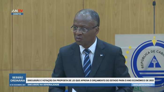 Orçamento para deslocações. PM desmistifica e leva oposição às cordas