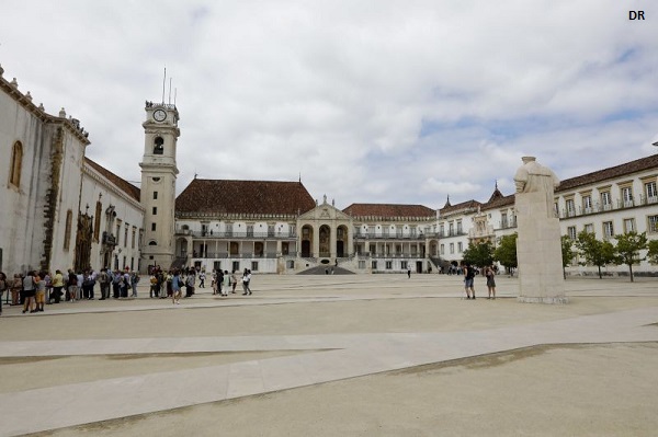 Universidade de Coimbra suspende aulas devido covid-19