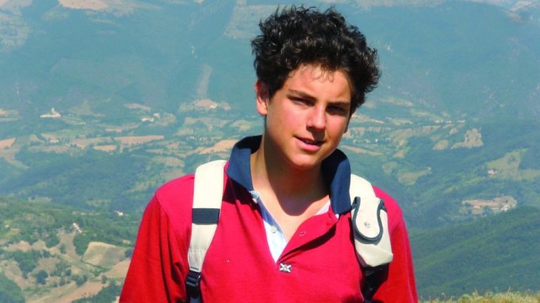 Padroeiro da internet que morreu aos 15 anos vai ser novo santo da Igreja