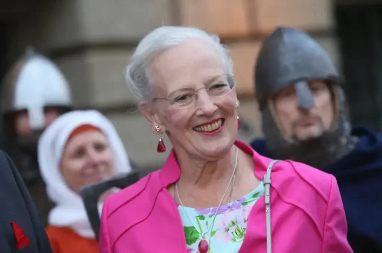 Rainha da Dinamarca abdica do trono aos 83 anos