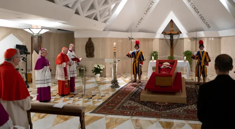 Vaticano confirma presença de pobres na despedida ao Papa Francisco