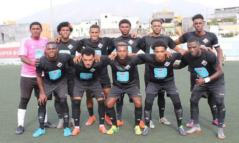 Académica vence e reforça liderança do campeonato de futebol do Fogo