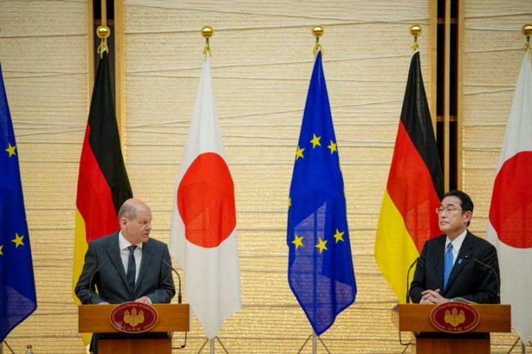 Alemanha e Japão anunciam sanções sem precedentes à Rússia