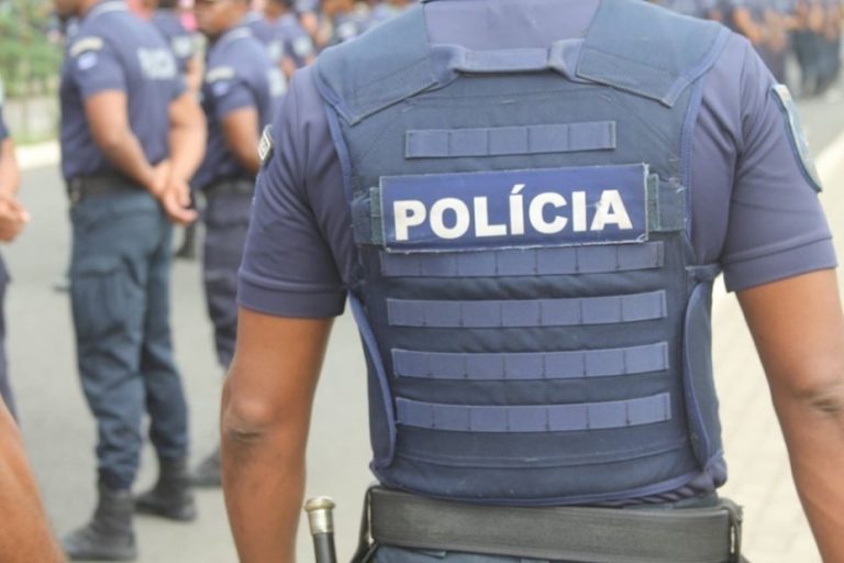 Homem detido em flagrante, empunhou faca aos Agentes da PN e foi baleado 