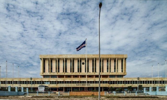 assembleia-nacional-cabo-verde-parlamento-2803f75b-696x418 (2)