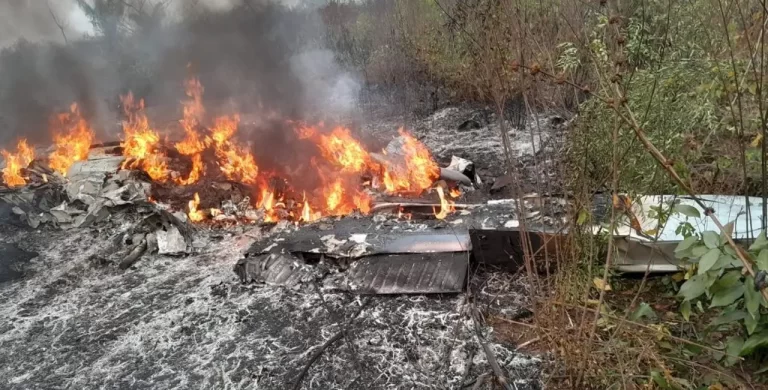 Mais uma queda de avião no Brasil. Todos os ocupantes morreram