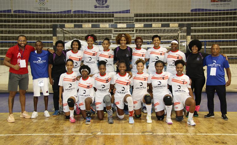 Campeonato nacional andebol feminino. ABC inicia defesa do título com triunfo