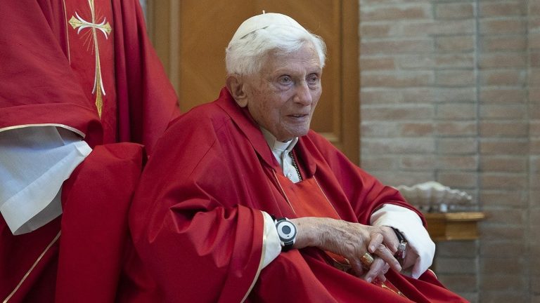 1927-2022. Bento XVI completa 95 anos