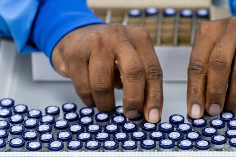 Mil milhões de Dólares destinados ao acelerador Africano de fabricação de vacinas