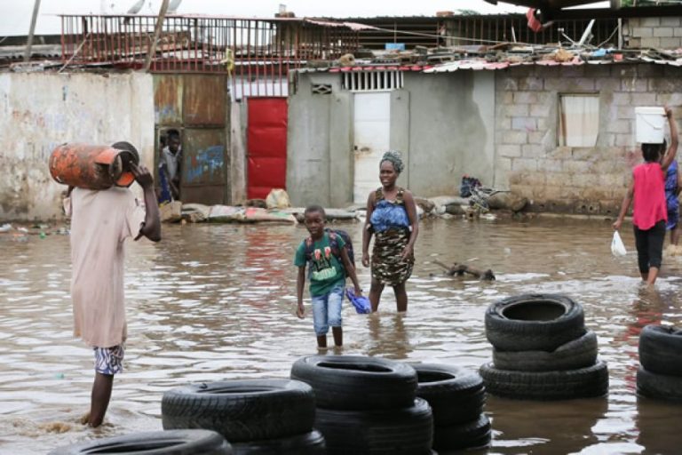 Fortes chuvas matam 3 pessoas em Angola