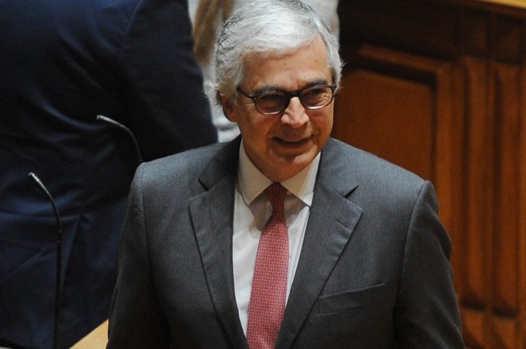 Aguiar-Branco eleito presidente da Assembleia da República