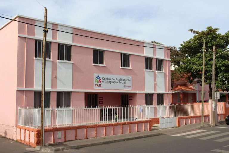 Câmara de Santa Catarina inaugura maior centro social de Cabo Verde