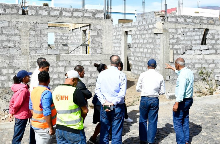 Habitação, infraestruturas e energia renovável marcam primeiro dia de jornada do Primeiro-Ministro no Porto Novo