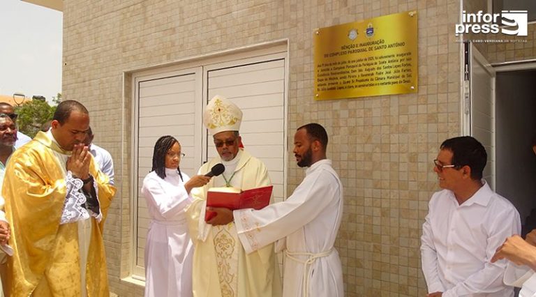 Dom Ildo Fortes inaugura Centro Multiuso em Espargos