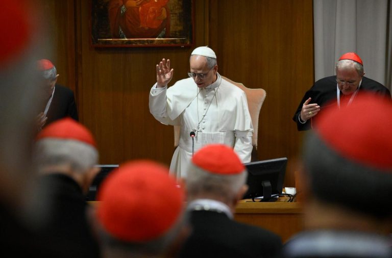 Leão XIV abre Consistório com apelo à comunhão na Igreja