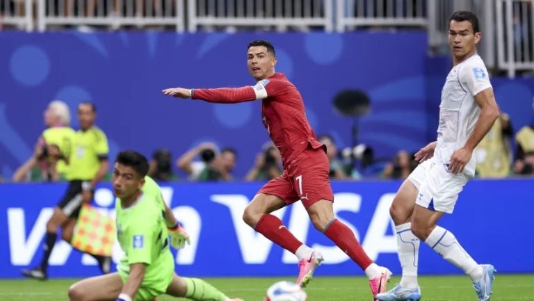 Portugal goleia Uzbequistão e Cristiano Ronaldo alcança marca histórica