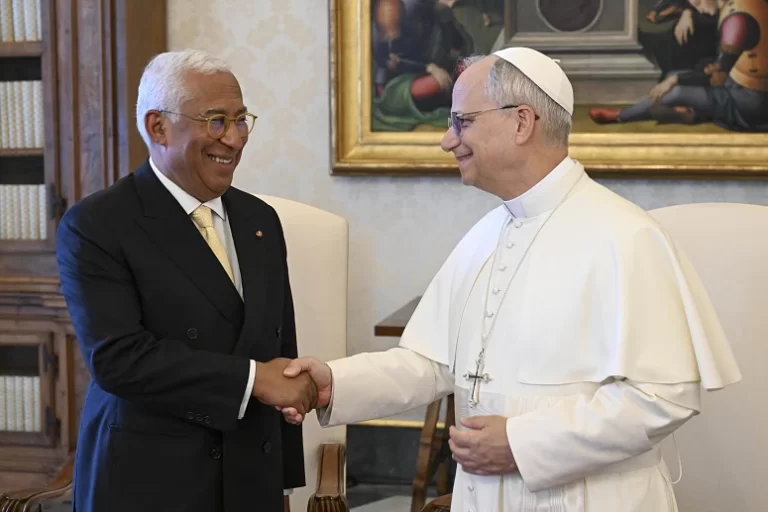 António Costa recebido pelo Papa Leão XIV para discutir caminhos para a paz global