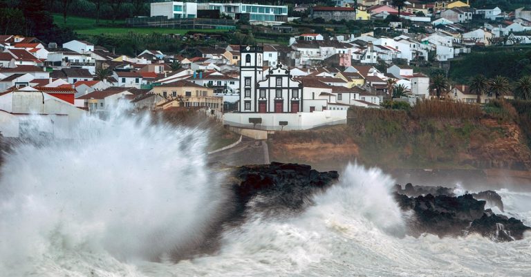 Furacão Isaac aproxima-se dos Açores como categoria 2