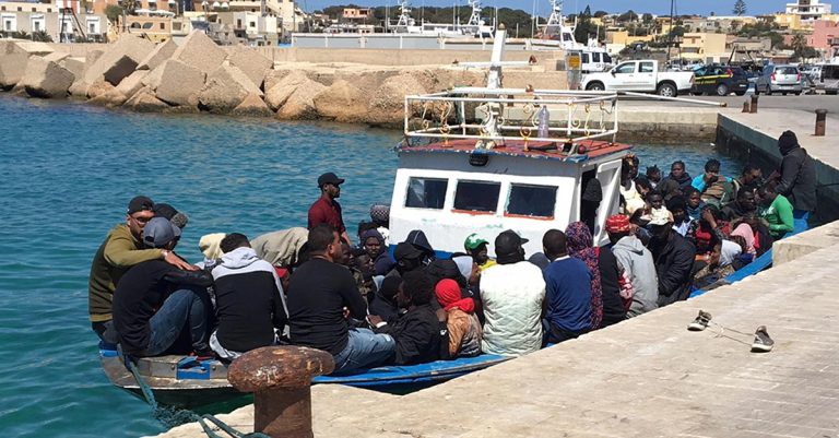 Ilha Italiana de Lampedusa recebe 438 migrantes nas últimas 48 horas