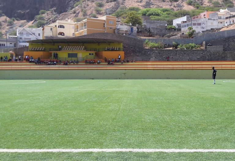 Futebol/São Nicolau. Belo Horizonte tenta alcançar Ultramarina