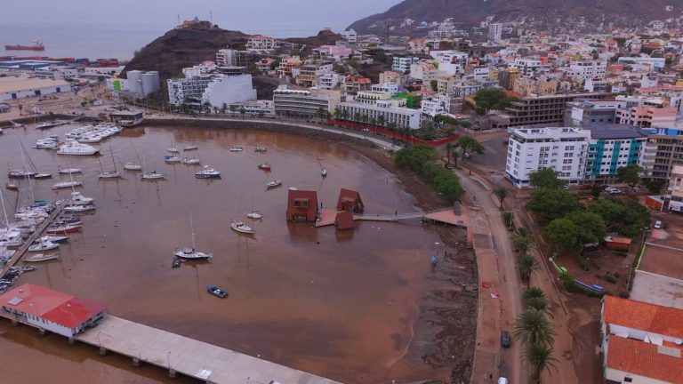 Tempestade Erin. Governo mobiliza 62 mil contos para recuperar embarcações de pesca artesanal