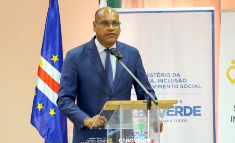 Governo comprometido na luta contra discriminação e xenofobia