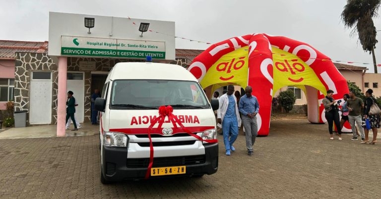 CVTelecom doa ambulância totalmente equipada ao Hospital Regional Santa Rita Vieira