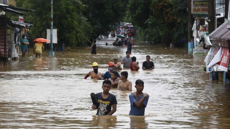Tufão Vamco mata 67 pessoas nas Filipinas