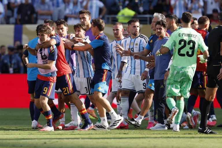 FIFA abre processo disciplinar após confrontos na final da Copa do Mundo