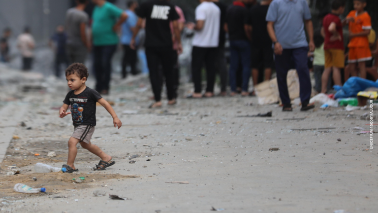 UNICEF denuncia privação de bens essenciais a milhares de crianças em Gaza
