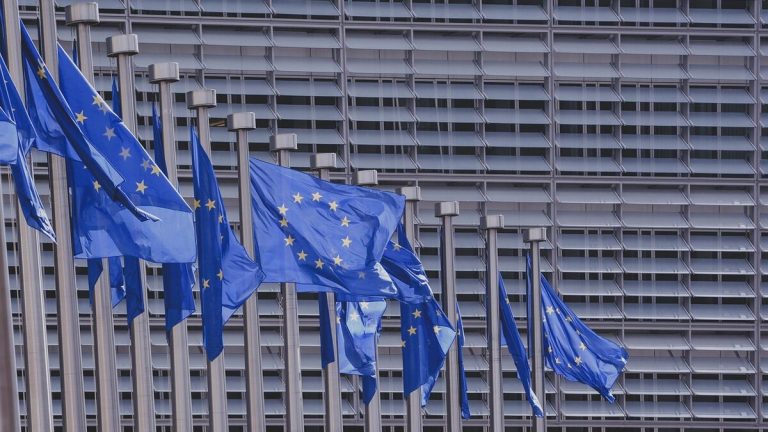 UE pronta para reagir a possível aumento de tarifas pelos EUA